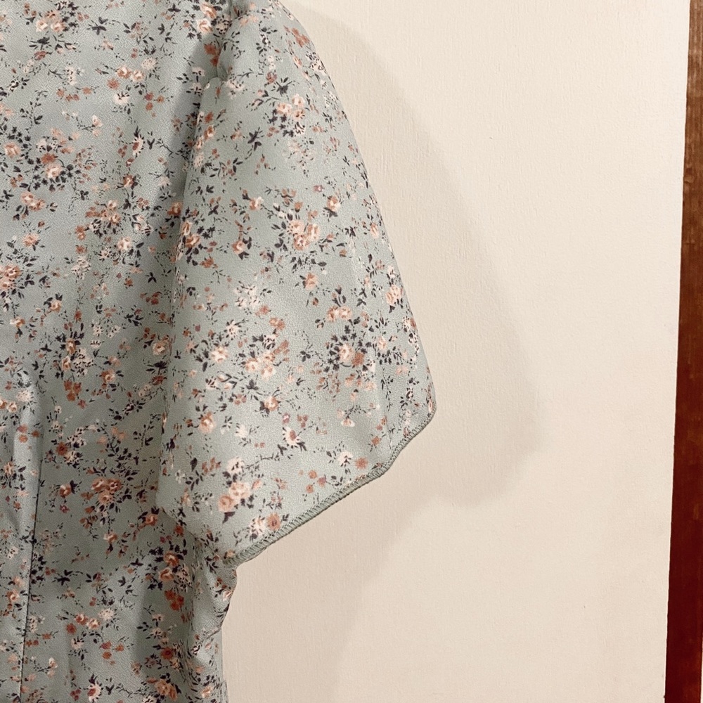 ☼ NWOT Floral Dress - Picture 4 of 8